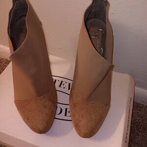 I stay fly it just a Monday type of shoe 👠